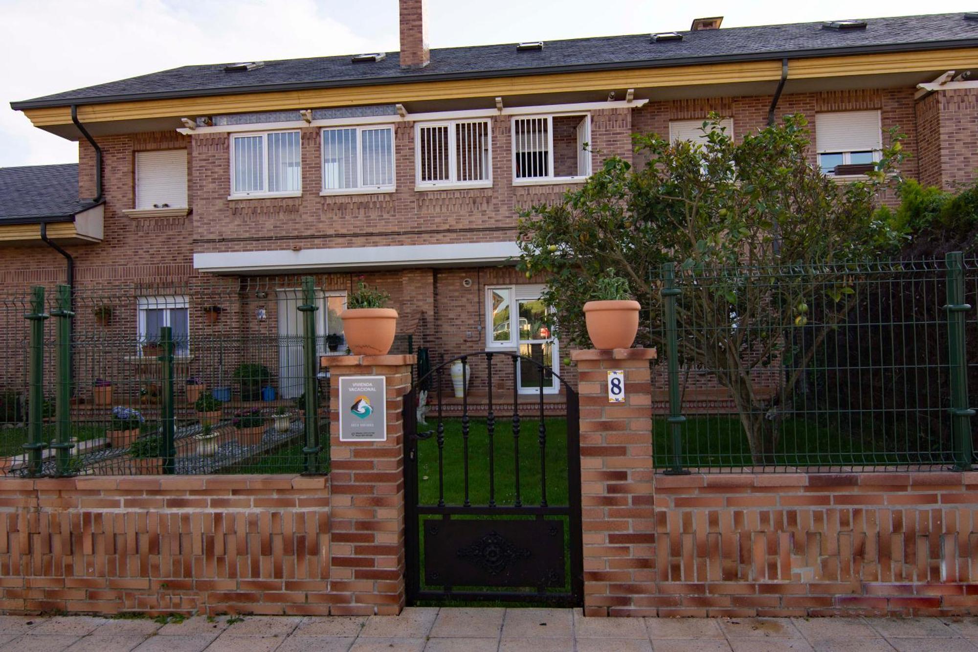 Apartamento Costa Cantabria Cuchía Exterior foto
